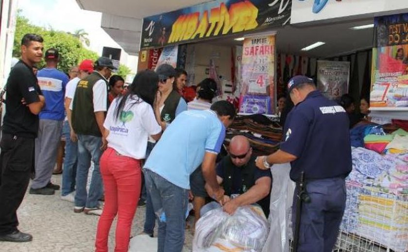 Centro Limpo: Ação retira produtos irregulares de vias públicas