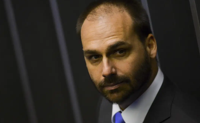 Após trégua, Eduardo Bolsonaro volta a criticar Tarcísio de Freitas