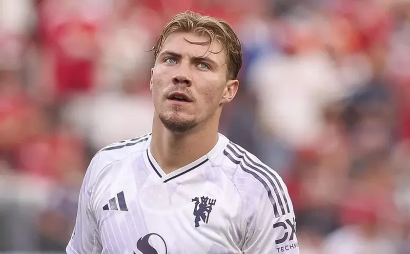 Napoli anuncia contratação do atacante Rasmus Hojlund