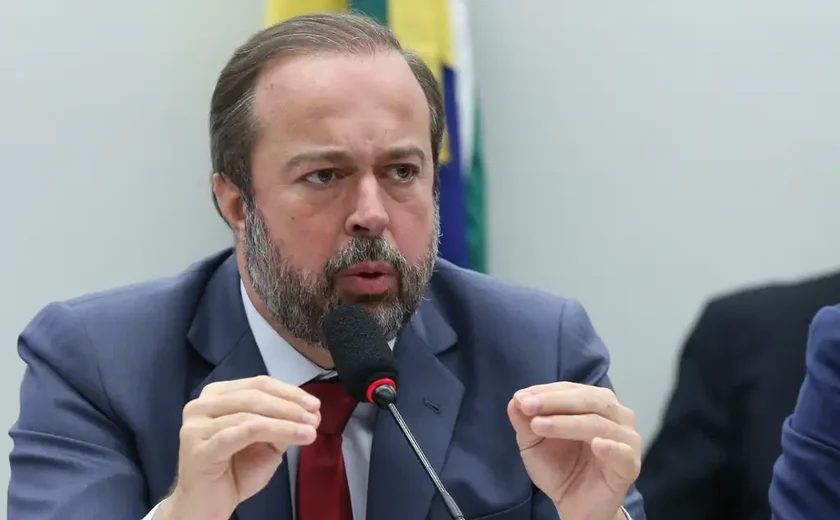 Ministro pede para Cade e ANP investigarem de preço de combustíveis