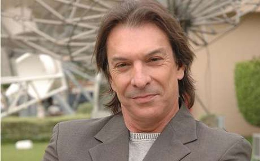 Morre o ator Kito Junqueira, aos 71 anos, em Curitiba