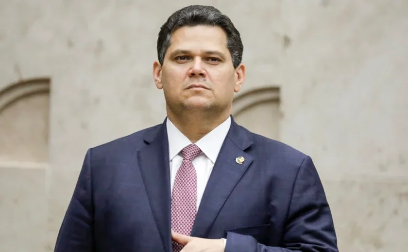 Votar impeachment de ministros do STF no Senado só causaria problemas, diz Alcolumbre