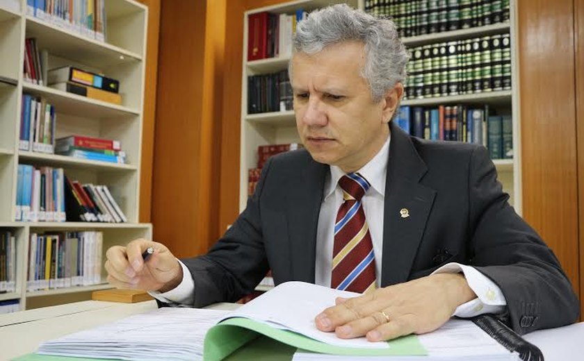 Judiciário obriga Assembleia a repassar Imposto de Renda retido