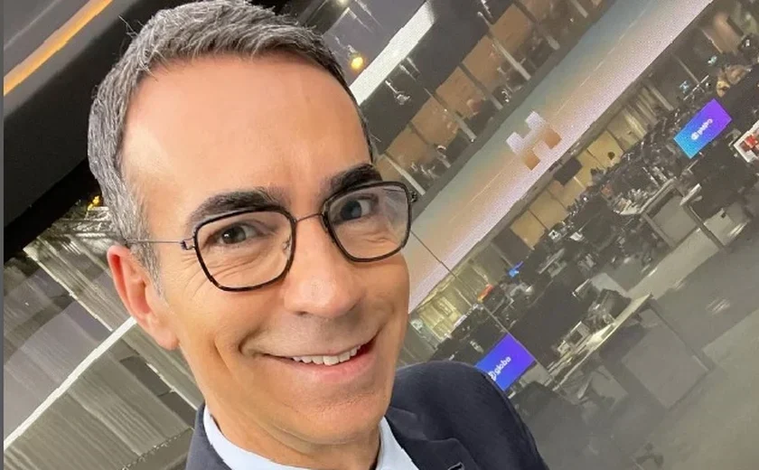 César Tralli grava vídeo para fã que recriou cenário do 'Jornal Hoje' em casa; assista