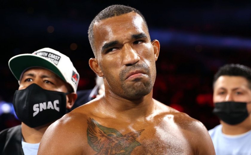 Duelo Esquiva Falcão x GGG pelo título mundial deve sair no máximo em 120 dias