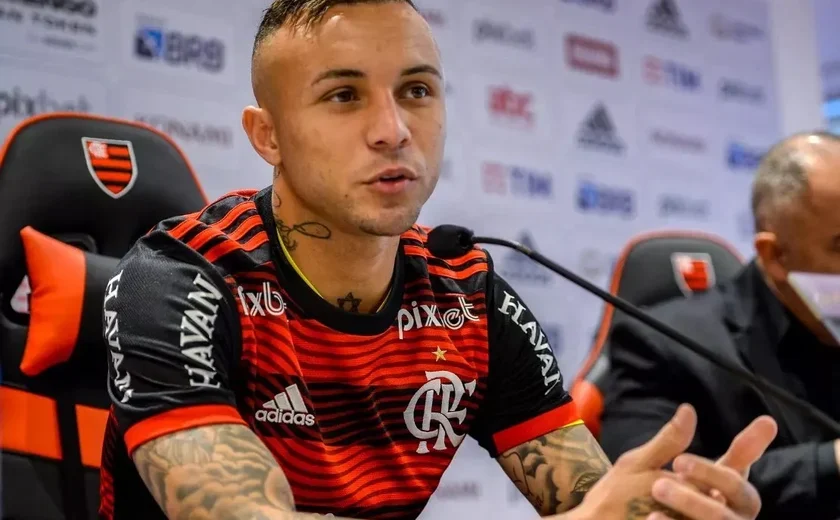 Everton Cebolinha sofre contusão no quadril e desfalca o Flamengo por até um mês