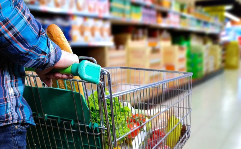 Inflação desacelera em outubro e alimentos caem pelo 5º mês consecutivo