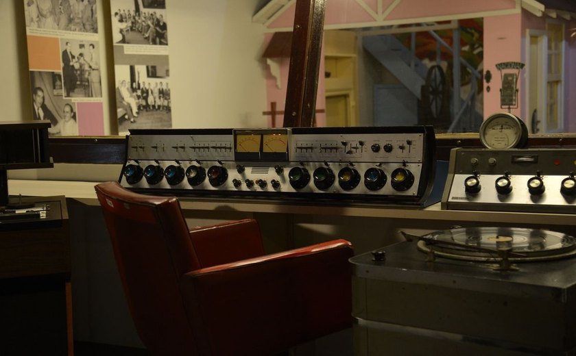 Rádio Nacional do Rio completa 87 anos com programação especial