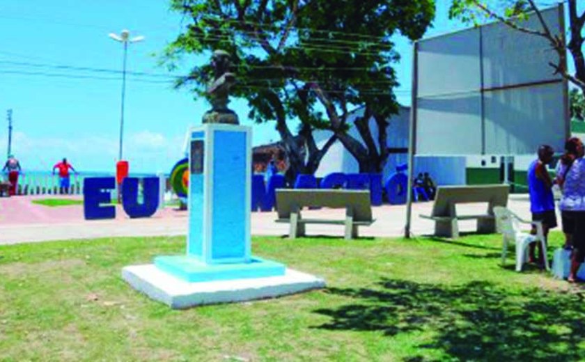 Maceió 200 anos: Rui entrega praça, mirante e canteiro em Ipioca
