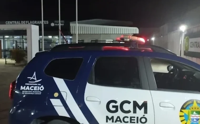 Homem é preso por importunação sexual contra passageira de ônibus em Maceió