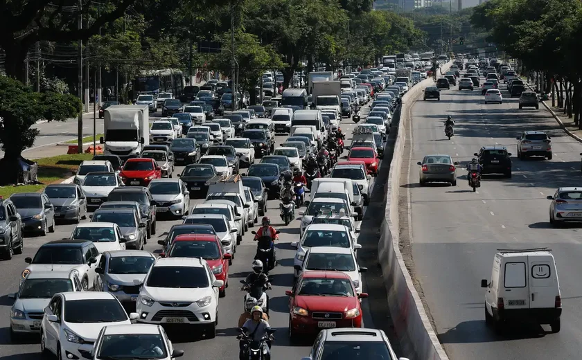 Empresas de transportes formam coalizão para acelerar a redução de emissões de CO2 do setor