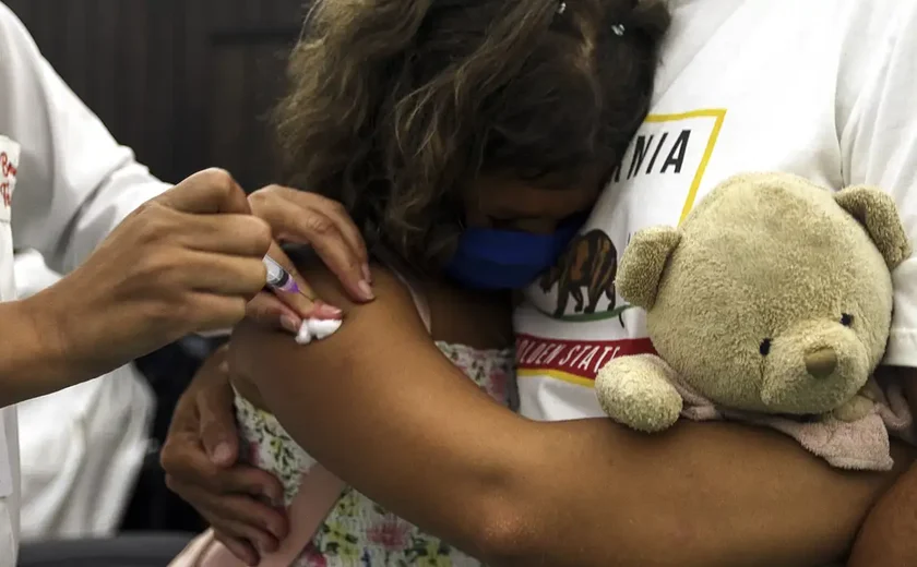 Coqueluche: doença volta a apresentar alta de casos no Brasil; baixa cobertura vacinal é um dos principais motivos