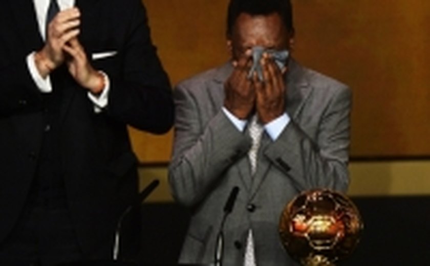 Fifa presta homenagem a Pelé com prêmio inédito