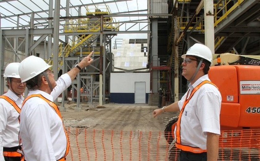 Governador visita obras de instalação da empresa de fertilizantes Yara
