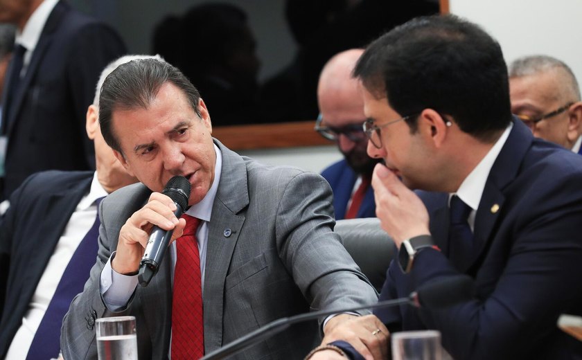 De escravidão a escala 6x1: Luiz Marinho e Paulo Paim comentam os desafios trabalhistas do Brasil