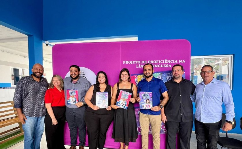 Prefeita Marcela Gomes lança programa de ensino bilíngue para alunos da rede pública de Novo Lino