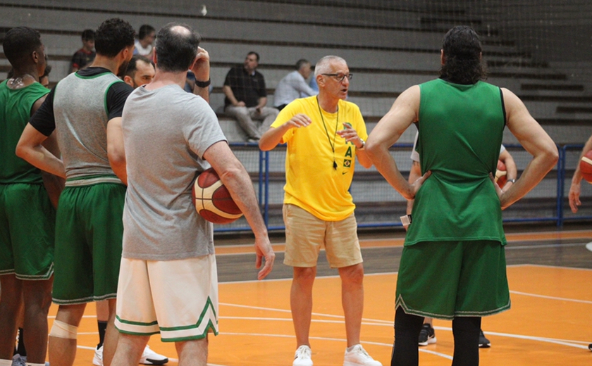 Seleção brasileira de basquete finaliza preparação e define grupo de olho no Pré-Olímpico