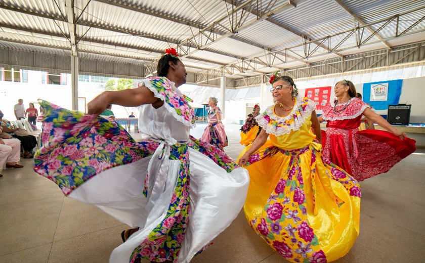 Dia do Folclore é comemorado com apresentações culturais de grupo de idosas