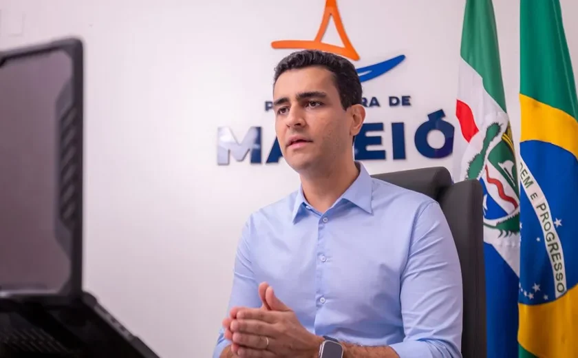 Prefeito JHC deixa forrozeiros de Maceió na mão: calote de R$ 56 mil e desculpas esfarrapadas; assista vídeos