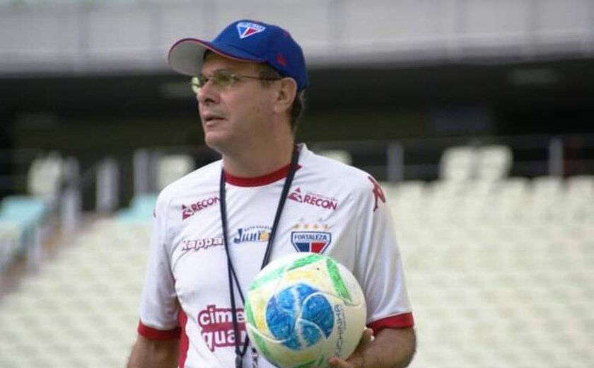 Presidente do Coruripe anuncia contratação de novo técnico