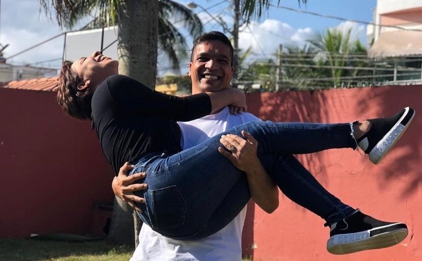 Cabo Daciolo se declara e homenageia a mulher, Cristiane Daciolo, morta aos 52 anos: 'Eterna namorada'