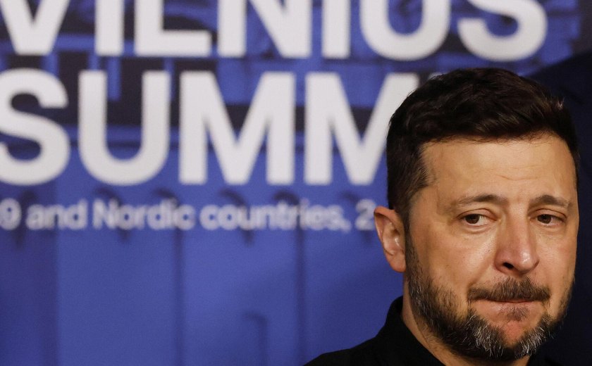Aprovando lei contra órgãos anticorrupção, Zelensky abala confiança do Ocidente em Kiev, diz mídia