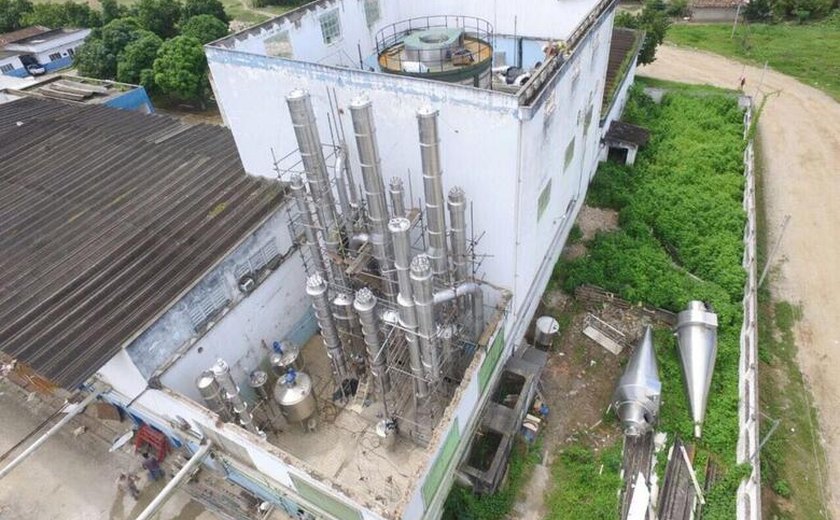 Unidade de beneficiamento de leite de Batalha se torna realidade com outorga do governo de Alagoas
