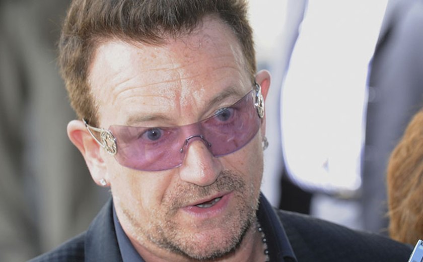 Bono ganhou mais dinheiro com o Facebook do que com suas músicas