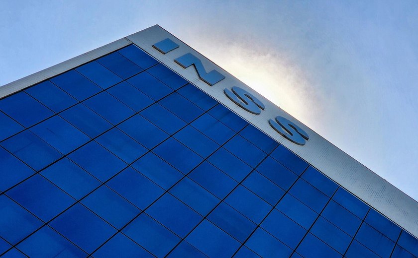 AGU e INSS adotam medidas para responsabilizar entidades que descontaram aposentados indevidamente