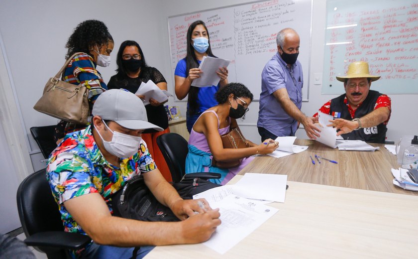 Prefeito Gilberto Gonçalves empossa novos professores para a Rede Municipal de Rio Largo