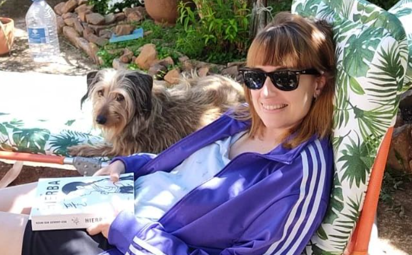'Quando me diagnosticaram esclerose múltipla, foi um alívio. Pensei que pelo menos não iria morrer': mulher compartilha jornada com a doença