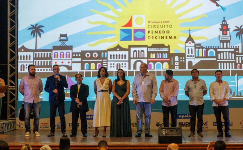 Emoção, música e valorização à cultura e ao cinema marcam abertura do Circuito Penedo