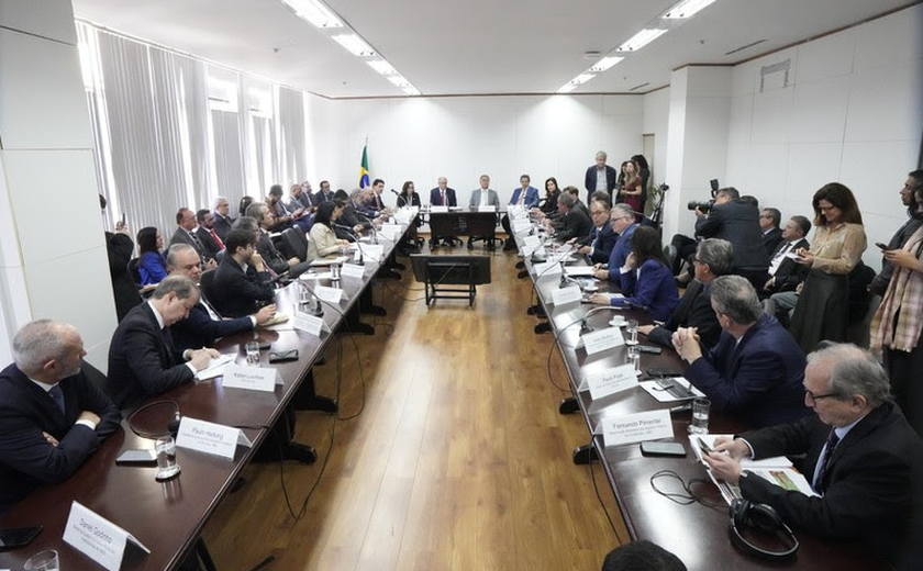Governo reúne setor produtivo para avaliar impacto e buscar soluções frente a tarifas dos EUA