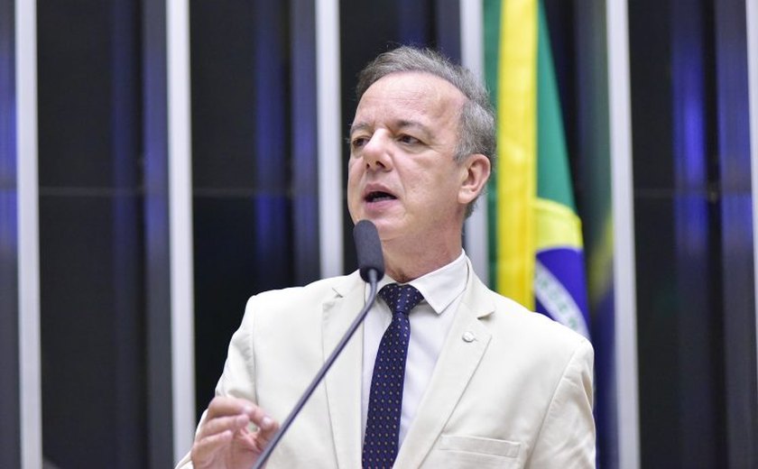 Projeto inclui acompanhantes de estudantes da educação especial entre profissionais pagos pelo Fundeb