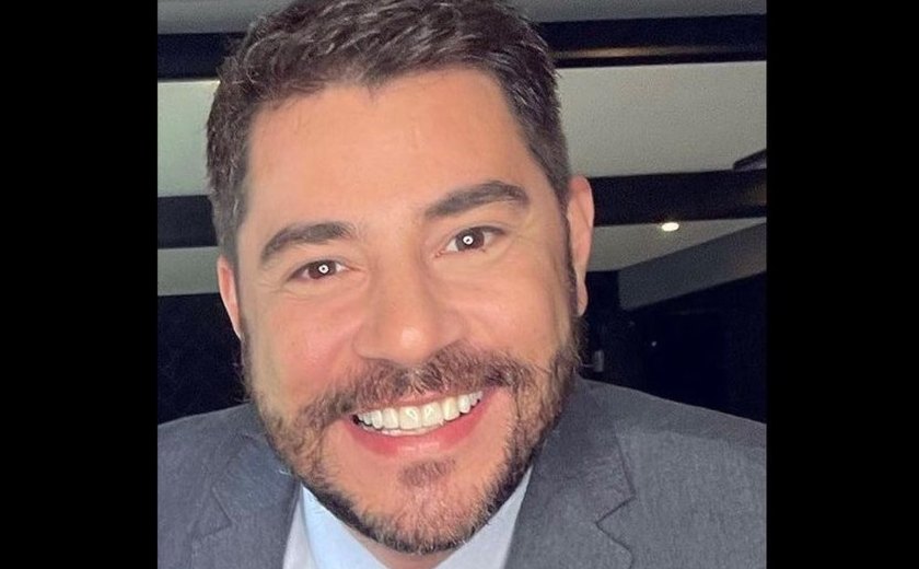 Evaristo Costa permanece na UTI e diz que doença de Crohn entrou em remissão