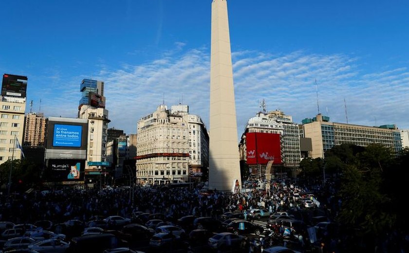 Capital argentina é atingida por blecaute em meio a onda de calor
