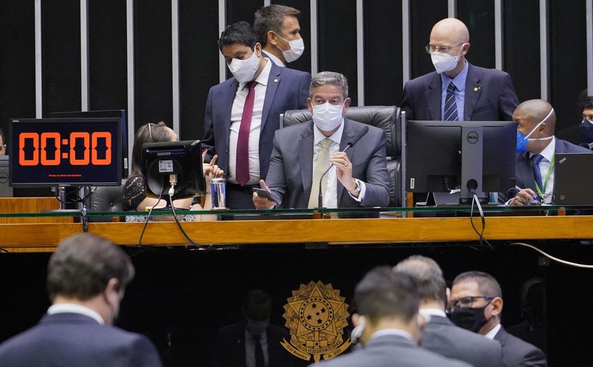 PEC: oposição chama Lira de ‘projeto de coronel’ e o compara a Eduardo Cunha