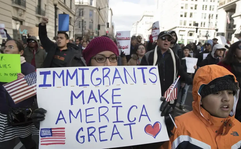 Soldados da Guarda Nacional chegam a Los Angeles sob ordem de Trump para conter protestos
