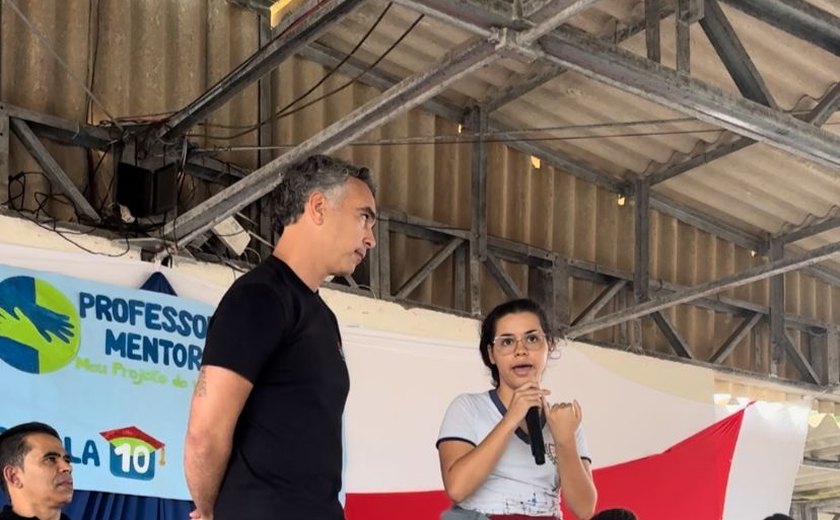 Em AL, deputado Rafael Brito visita escolas estaduais e ouve alunos e professores sobre o novo ensino médio
