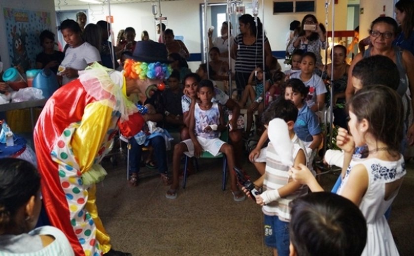 Festa e presentes marcam Dia das Crianças na Pediatria do Hospital Geral