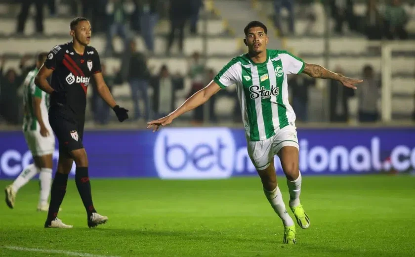 Juventude bate Atlético-GO na volta para casa e se distancia da zona da degola no Brasileiro