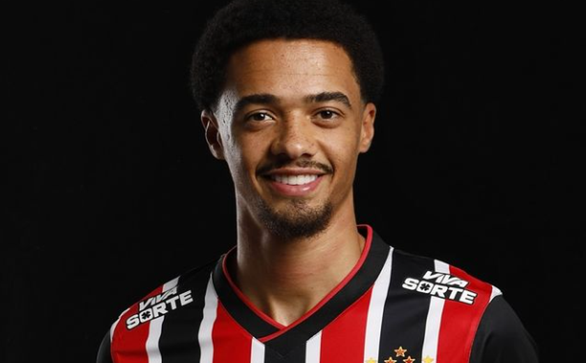 Jamal Lewis é apresentado no São Paulo e espera adaptação rápida: 'Vou trabalhar duro'