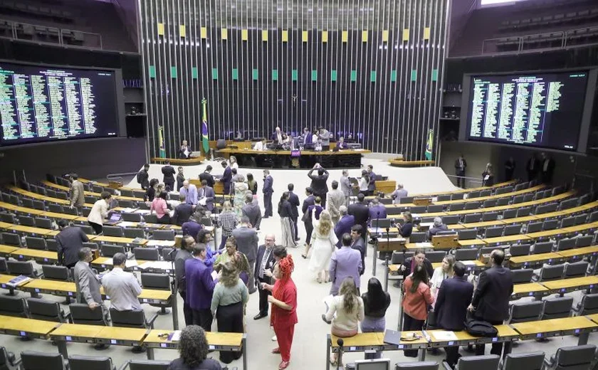 Governo retira a urgência de projeto que regulamenta reforma tributária