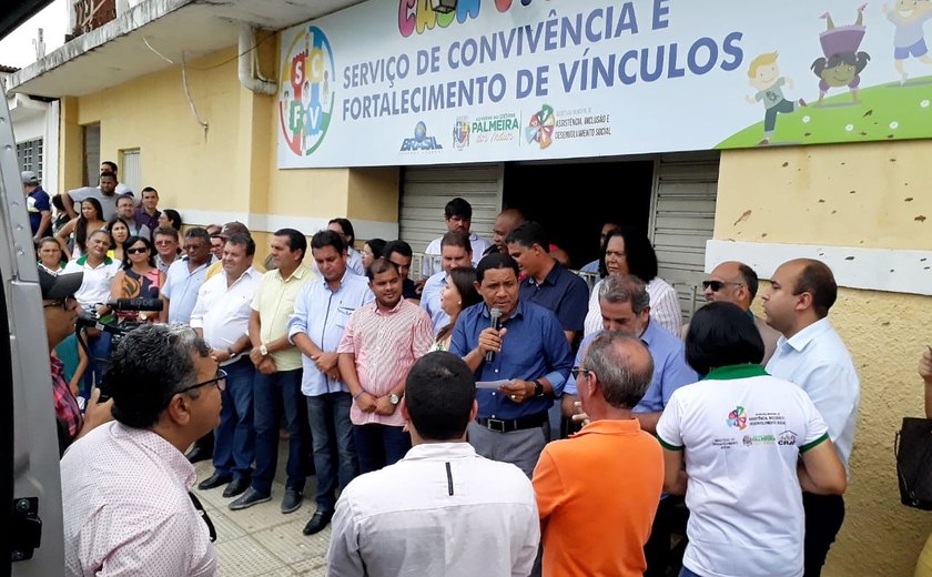 Programas da Assistência Social da Prefeitura de Palmeira ganham equipamentos para Cozinha Comunitária e veículos