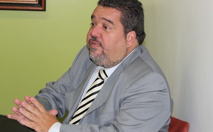 Gustavo Feijó é afastado da prefeitura de Boca Mata