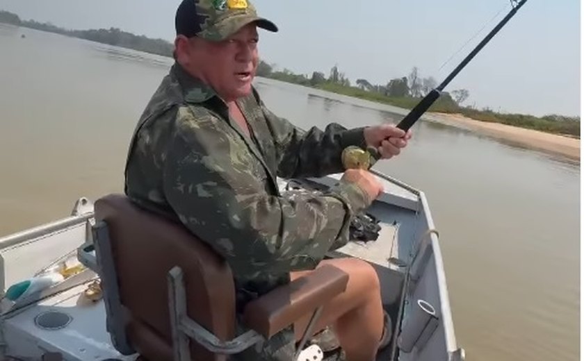 Leonardo manda 'recado' para Gusttavo Lima, que fez aniversário na Grécia: 'Me larga aqui no Pantanal'