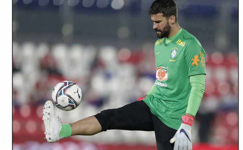 Alisson comemora 50ª partida pela seleção brasileira e sonha com mais
