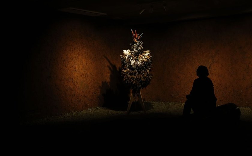 Museu das Culturas Indígenas exibe manto sagrado Tupinambá até domingo