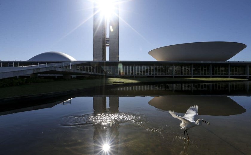 Congresso inicia sessão com deputados para votar créditos suplementares