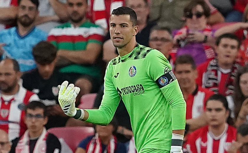 Lesão cerebral de goleiro do Getafe, da Espanha, impressiona web; veja vídeo